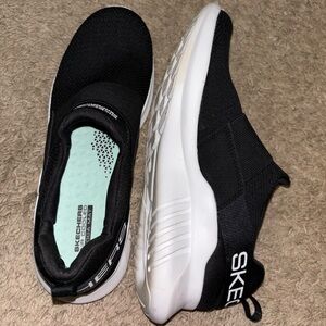 Women’s sketchers shoes